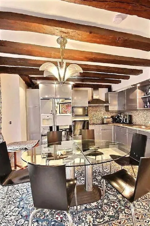 Apartment Louvre Terrace Paris
