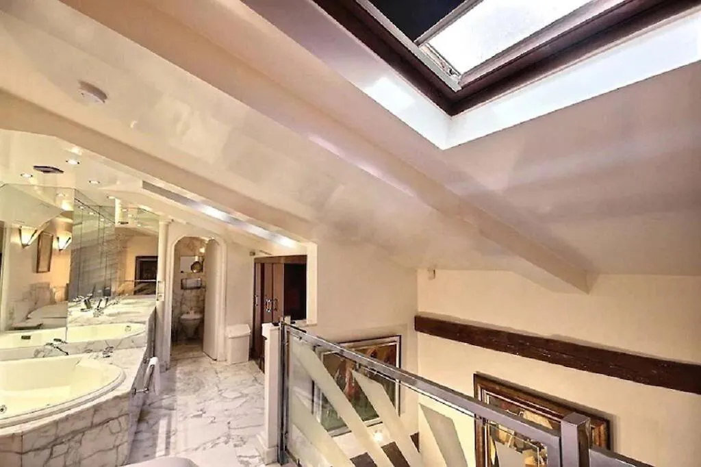 Louvre Terrace *